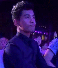 Những khoảnh khắc idol chợt nhận ra máy quay đang hướng vào mình