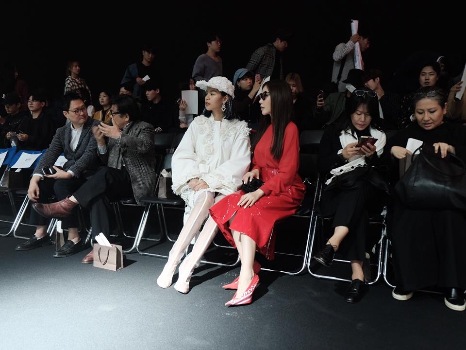 Xuất hiện ở show thời trang, mỹ nhân nào toát lên khí chất ngôi sao?