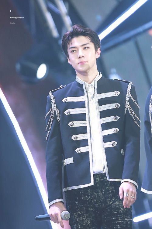 Sehun chứng tỏ rằng mình sinh ra là để trở thành ngôi sao
