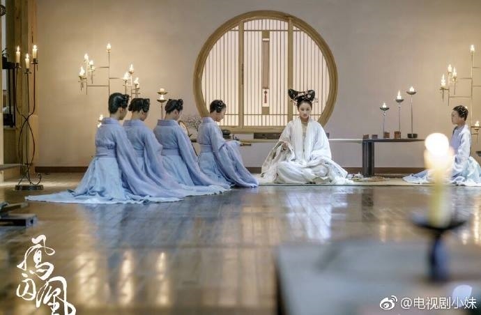 Quan Hiểu Đồng lại bị triệu hồi khi Phượng Tù Hoàng tung ảnh mới