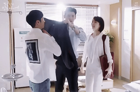Lee Jong Suk và Jung Hae In cực 'tình cảm' trong phim mới
