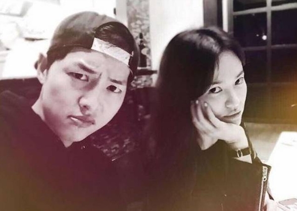 Lộ một số thông tin ít ỏi về hôn lễ của Song-Song Couple ngày 31/10