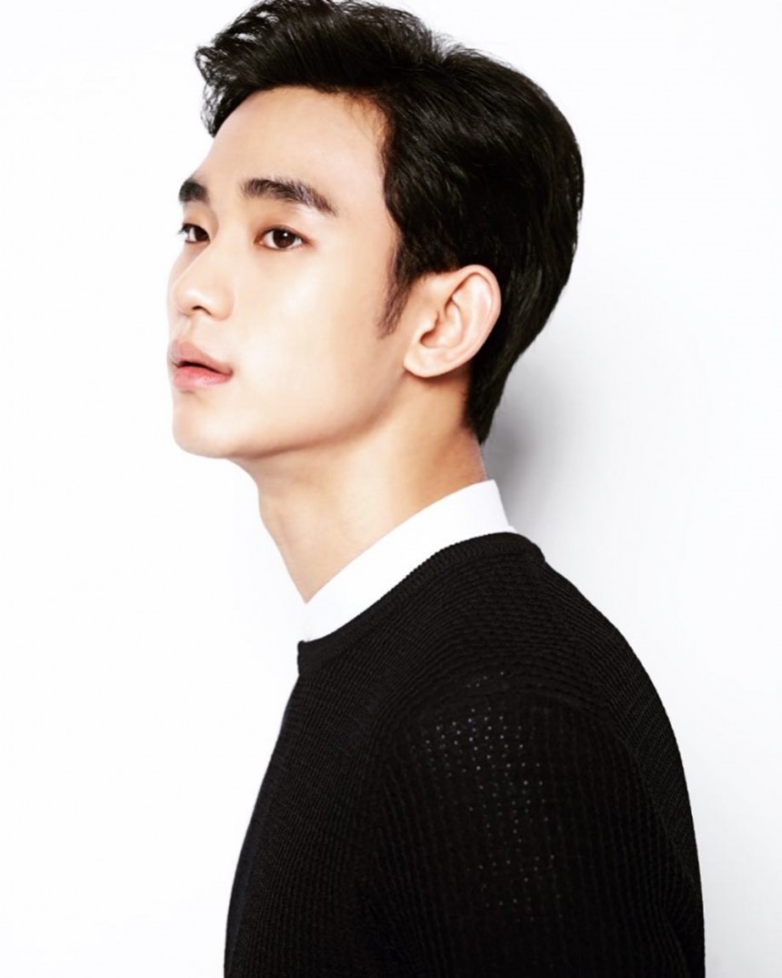 Sát giờ nhập ngũ, Kim Soo Hyun gửi thư cảm ơn và tạm biệt fan hâm mộ