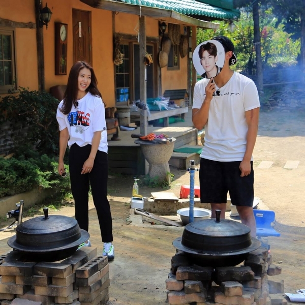 Những nam idol thầm thương trộm nhớ các sao nữ
