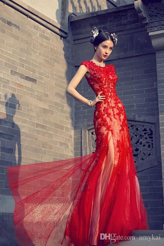 Diện sắc đỏ, mỹ nhân màn ảnh nào xinh đẹp rực rỡ như nữ thần?