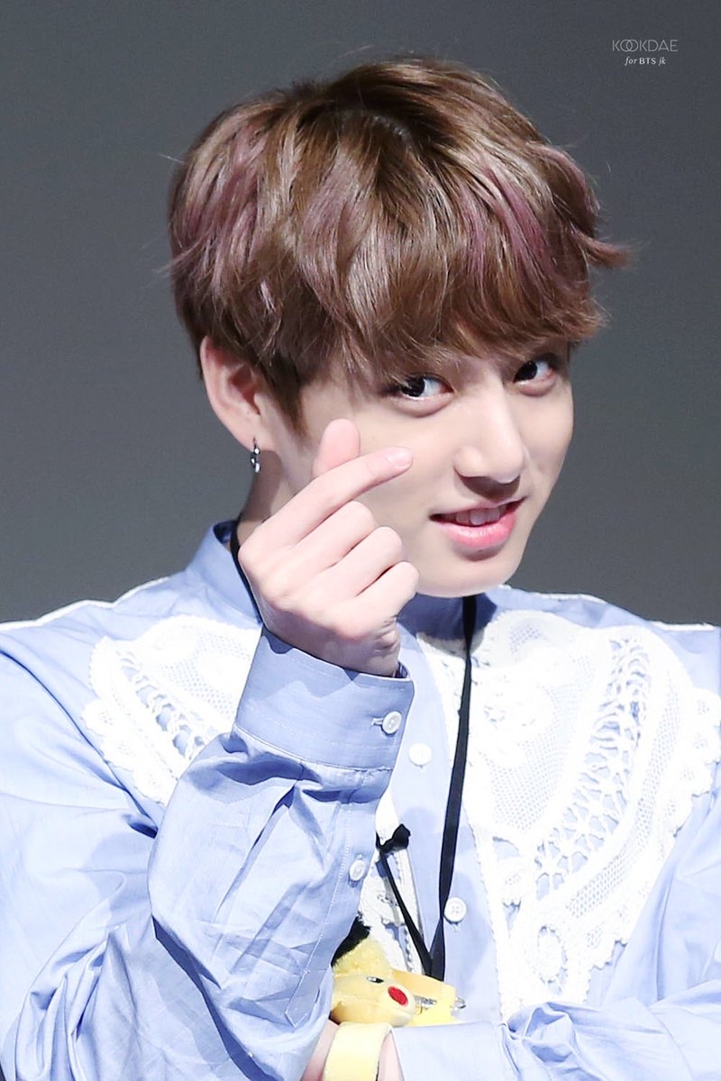 Những nam idol thầm thương trộm nhớ các sao nữ