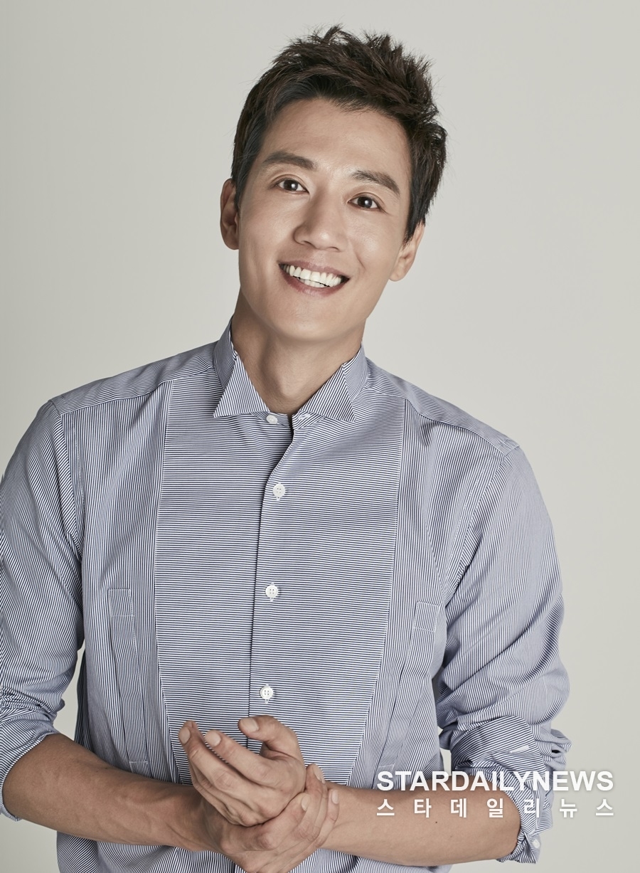 'Black Knight' của Kim Rae Won và Shin Se Kyung tung hình đọc kịch bản