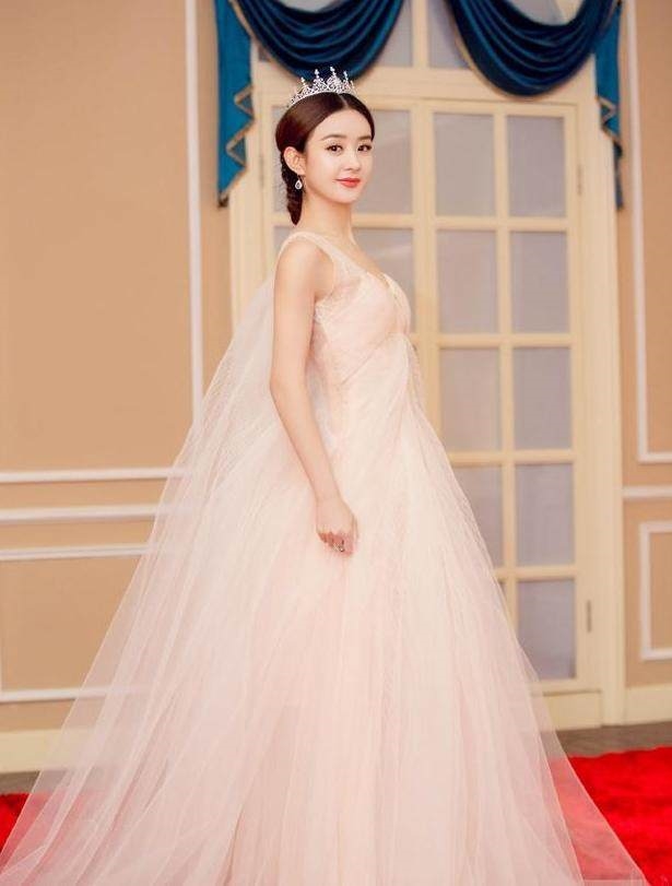 Những khoảnh khắc mỹ nhân lộng lẫy như một nàng công chúa