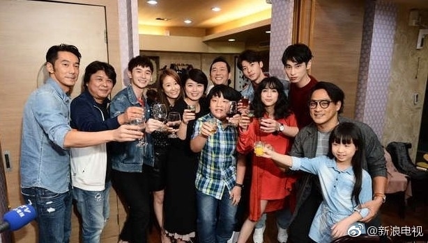 Netizen lại móc mỉa Lâm Tâm Như: "Già rồi còn cưa sừng làm nghé"