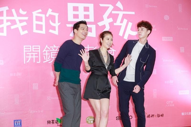 Netizen lại móc mỉa Lâm Tâm Như: "Già rồi còn cưa sừng làm nghé"
