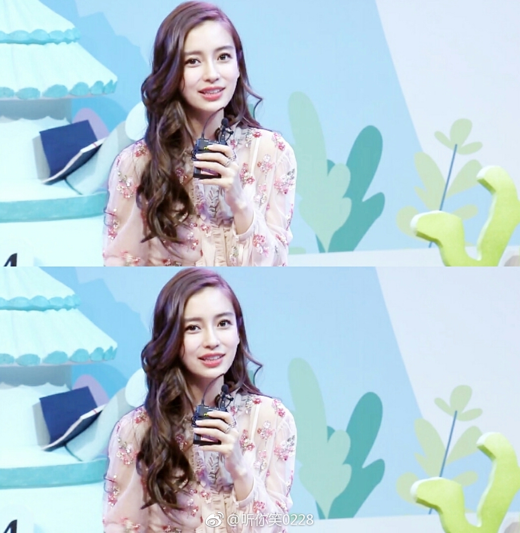 Kì lạ khi AngelaBaby 'đụng chạm' gương mặt nhưng netizen lại khen ngợi