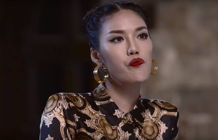 Những pha lườm nguýt đáng sợ của người đẹp Việt trên sóng truyền hình