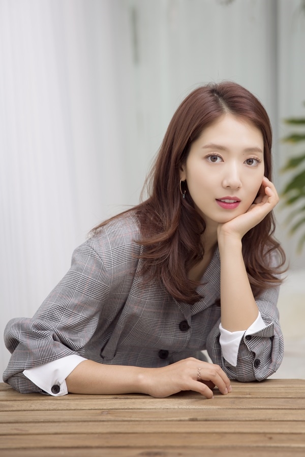 Tiếp nhận phỏng vấn, Park Shin Hye bất ngờ chia sẻ sợ yêu và chia tay