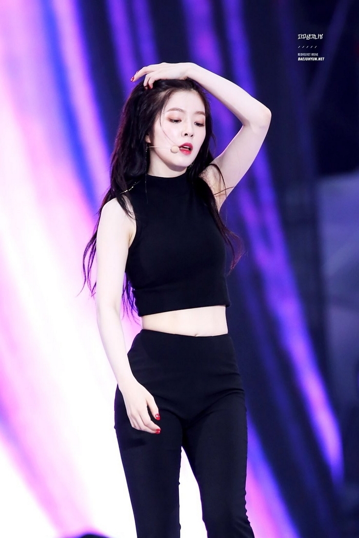 Thần thái xuất sắc của các mỹ nhân Kpop trong những bộ trang phục đen
