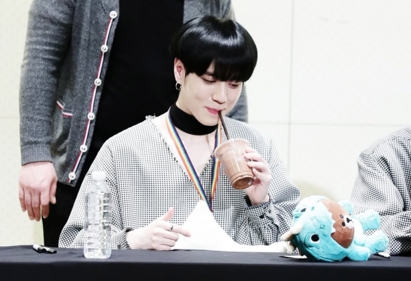 Những loại thức uống mà các nam idol yêu thích