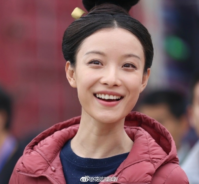 Nghê Ni đã khiến fan hết hồn vì để lộ ảnh thật chưa chỉnh sửa