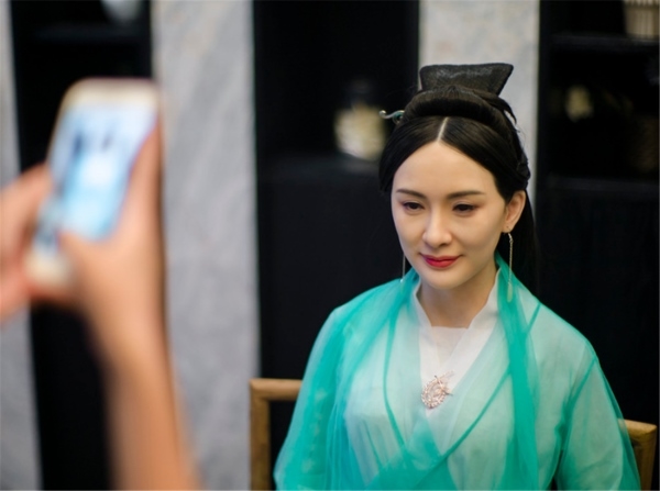 Dương Mịch cũng phải hết hồn vì bản sao 'Bạch Thiển' thảm họa