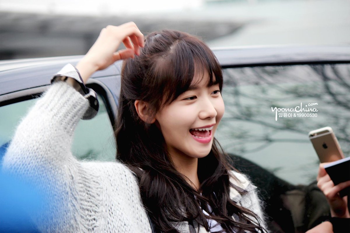 Khoảnh khắc xuống xe như 'người thừa kế' của idol Hàn Quốc