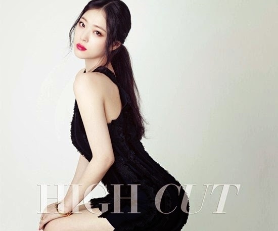 Thần thái xuất sắc của các mỹ nhân Kpop trong những bộ trang phục đen