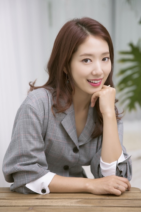 Tiếp nhận phỏng vấn, Park Shin Hye bất ngờ chia sẻ sợ yêu và chia tay