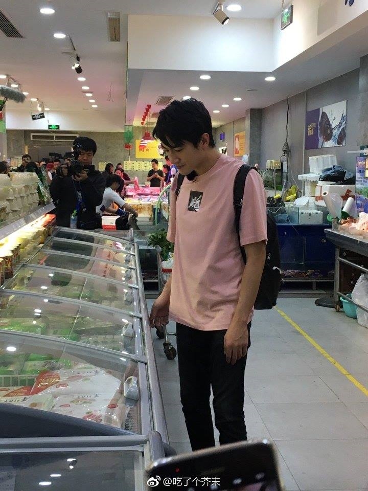 Những bức ảnh chứng minh 'với fan, idol chỉ mãi là em bé'