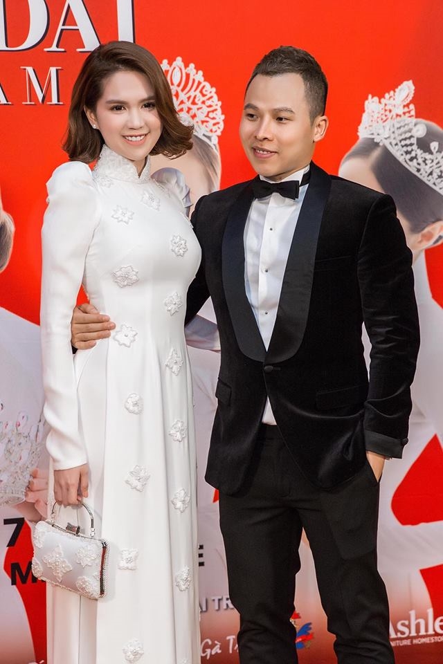 Cặp bạn thân quay lưng không nhìn mặt của showbiz Việt
