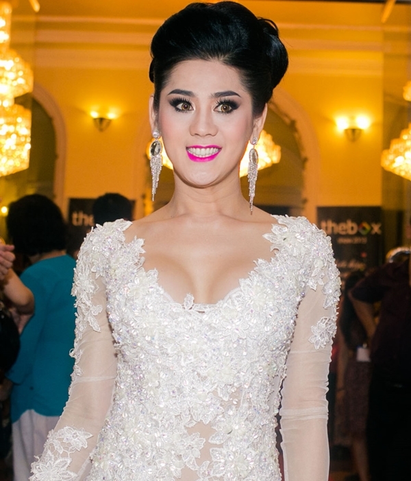 Những lần sao Việt make up lỗi dẫn đến thảm họa