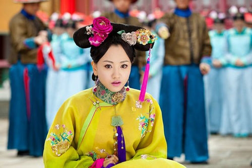 Mỹ nhân Hoa Ngữ: Người nổi bật, kẻ chìm nghỉm trong những bộ hoàng y