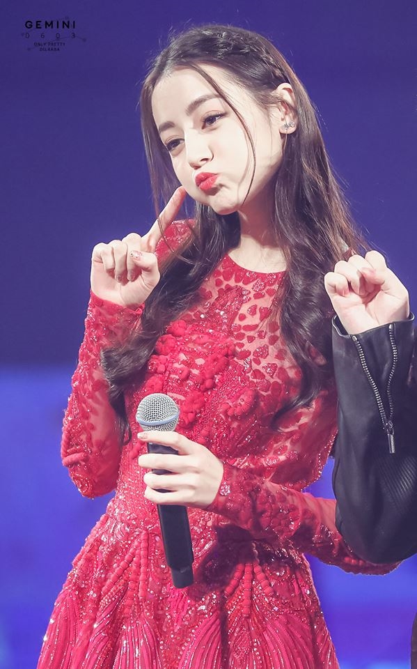 Những bức ảnh chứng minh 'với fan, idol chỉ mãi là em bé'