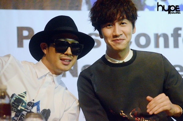 Lee Kwang Soo xuất hiện cực ngầu ở sân bay trên đường đến Việt Nam