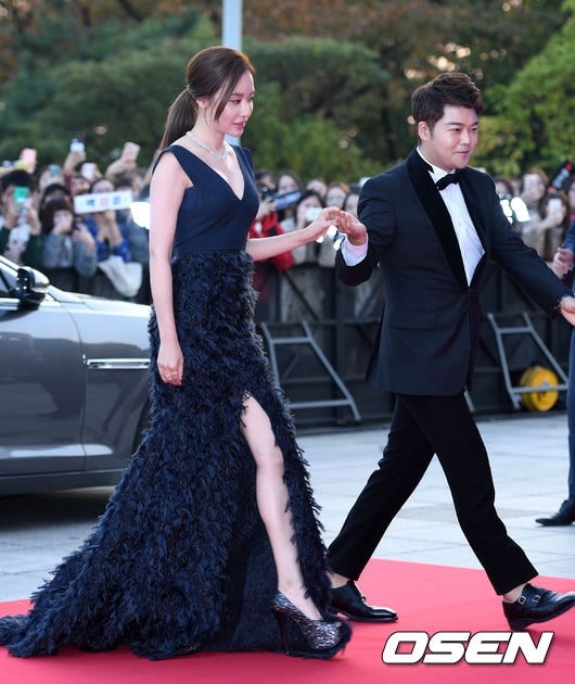 Ngắm dàn sao trẻ đẹp sải bước trên thảm đỏ 'The Seoul Award'