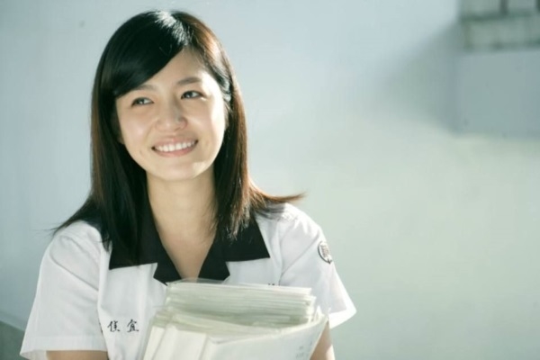 Chỉ với đồng phục nữ sinh, mỹ nhân Hoa ngữ vẫn dễ dàng đốn tim fan