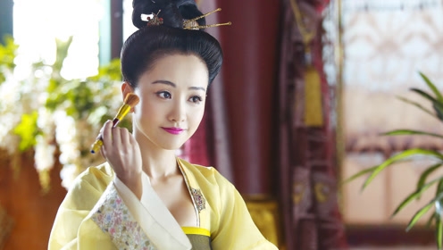 Mỹ nhân Hoa Ngữ: Người nổi bật, kẻ chìm nghỉm trong những bộ hoàng y