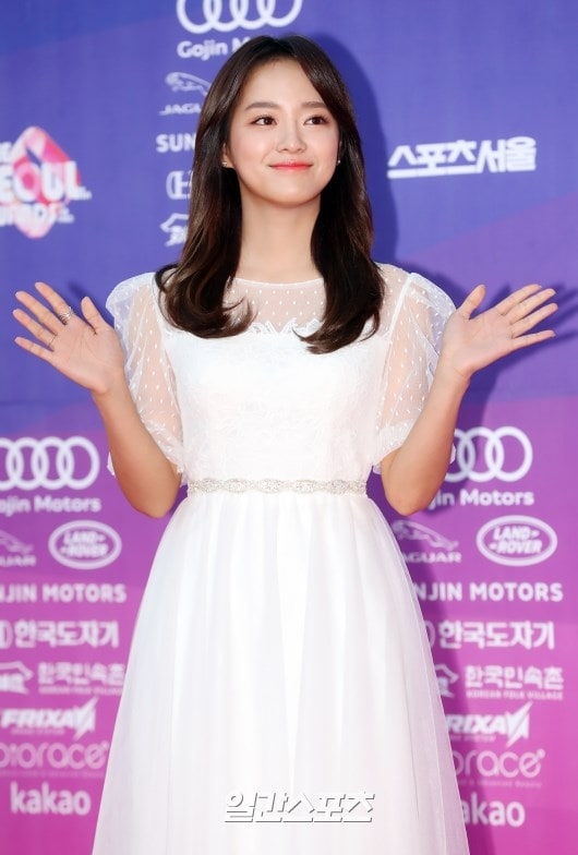 Ngắm dàn sao trẻ đẹp sải bước trên thảm đỏ 'The Seoul Award'