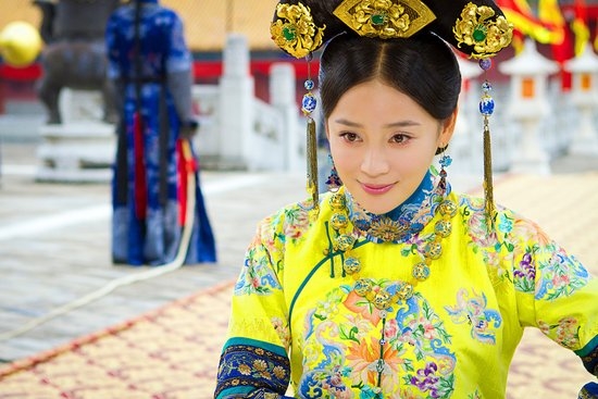 Mỹ nhân Hoa Ngữ: Người nổi bật, kẻ chìm nghỉm trong những bộ hoàng y