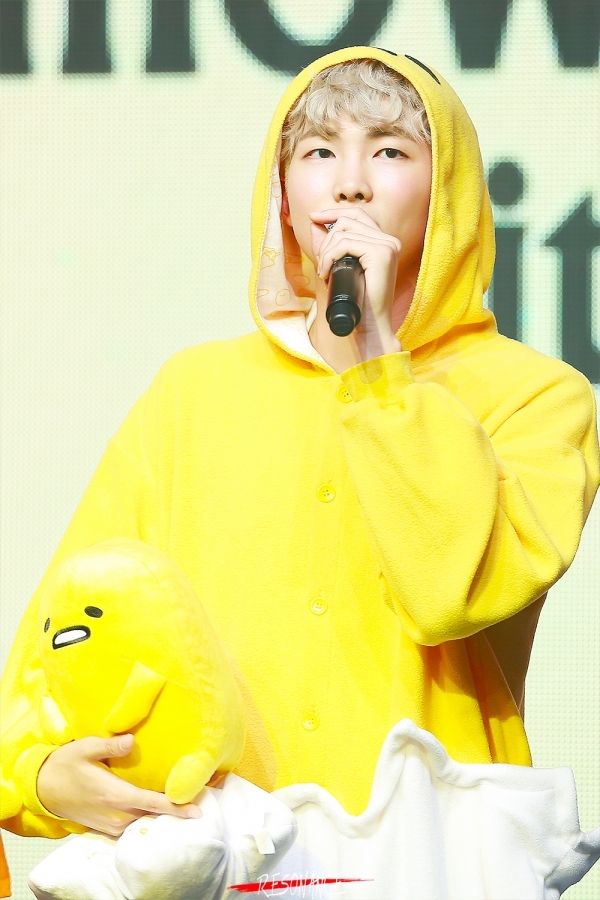 Khoảnh khắc đáng yêu trong bộ đồ thú của idol