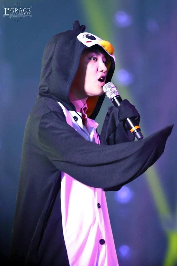 Khoảnh khắc đáng yêu trong bộ đồ thú của idol
