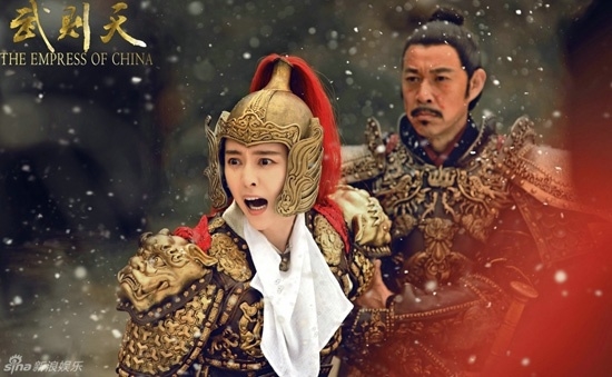 Mỹ nhân Hoa Ngữ đẹp xuất thần trong bộ áo giáp chiến
