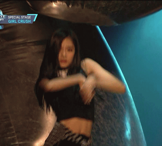 Báo Hàn ca tụng Tzuyu của Twice là 'nữ hoàng hất tóc' của Kpop