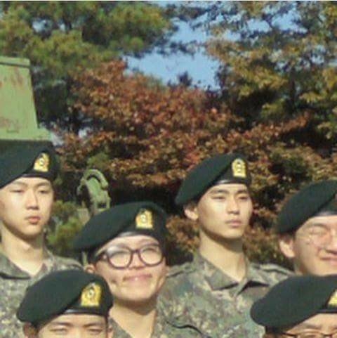 Lộ hình ảnh đầu tiên của anh lính Kim Soo Hyun