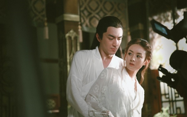 Lâm Canh Tân - Triệu Lệ Dĩnh lại gây sốt vì tái ngộ thân thiết