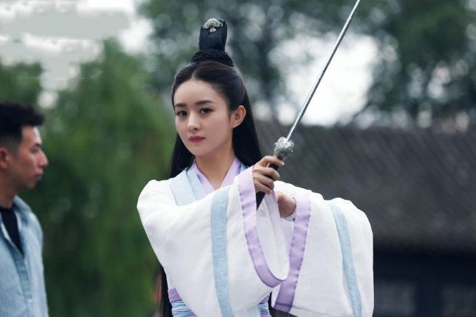 Triệu Lệ Dĩnh lại hút hồn fan với tạo hình cổ trang mới