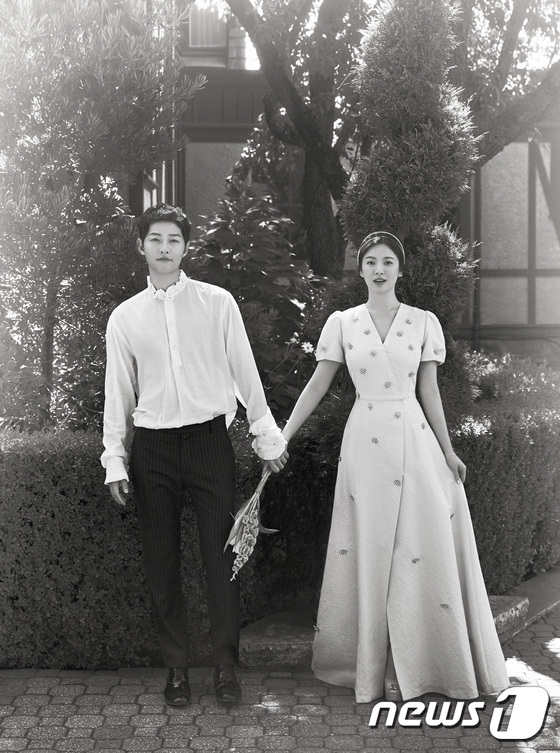 Hé lộ những tấm ảnh cưới hiếm hoi của SongSong Couple