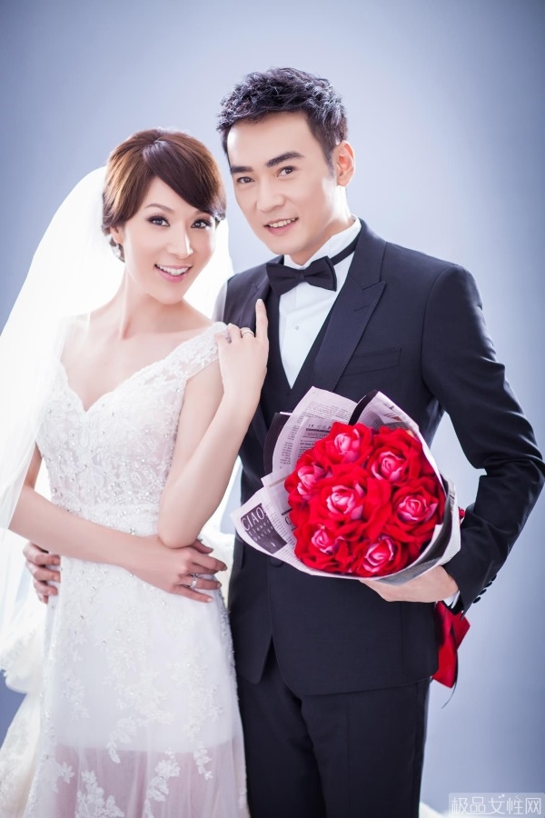 Tiêu Ân Tuấn bất ngờ khoe ảnh vợ con sau nhiều năm giấu kín