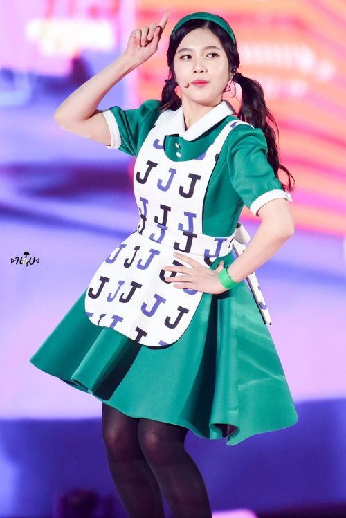 Ý nghĩa đằng sau loạt trang phục biểu diễn của các ngôi sao Kpop