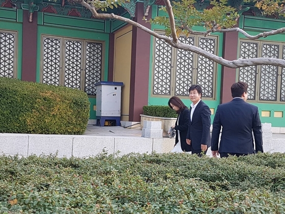 Khách mời ngôi sao nô nức tới đám cưới SongSong Couple