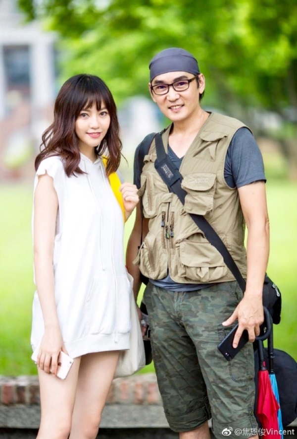Tiêu Ân Tuấn bất ngờ khoe ảnh vợ con sau nhiều năm giấu kín
