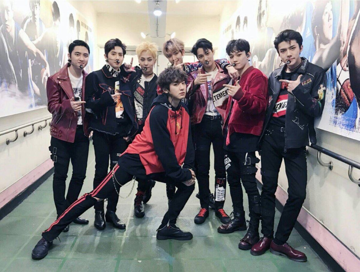 EXO được Tạp chí Vogue khen ngợi