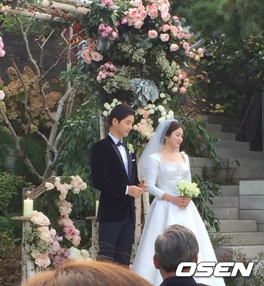 Tiết lộ chi phí tổ chức đám cưới SongSong Couple