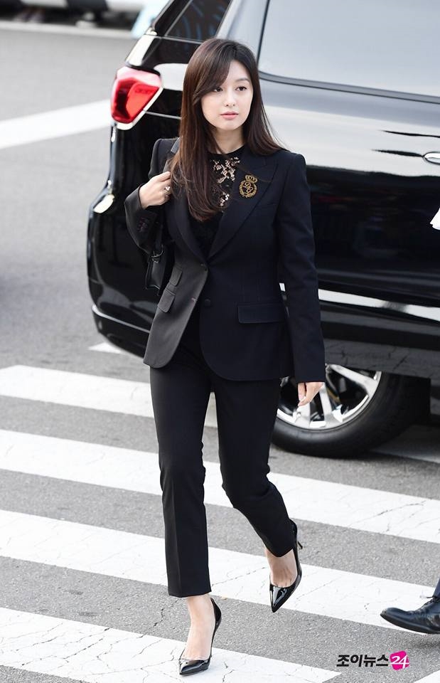 Kim Ji Won xuất hiện xinh đẹp trong đám cưới Song Hye Kyo